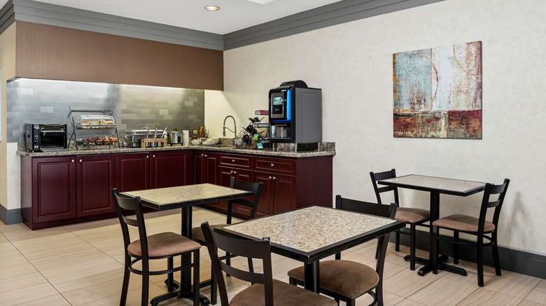 <b>Best Western Swan Castle Inn Restaurant</b>. Images powered by <a href="https://iceportal.shijigroup.com/" title="IcePortal" target="_blank">IcePortal</a>.