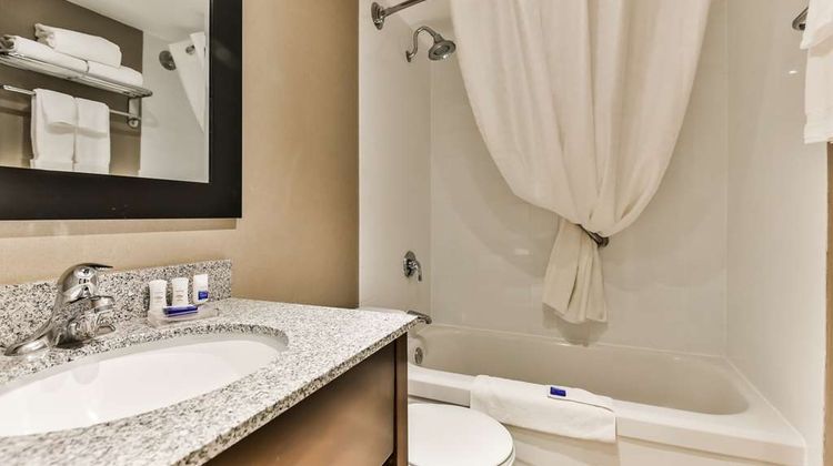 Best Western Plus Cambridge Hotel Room