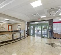 Best Western Plus Travel Hotel Toronto Lobby