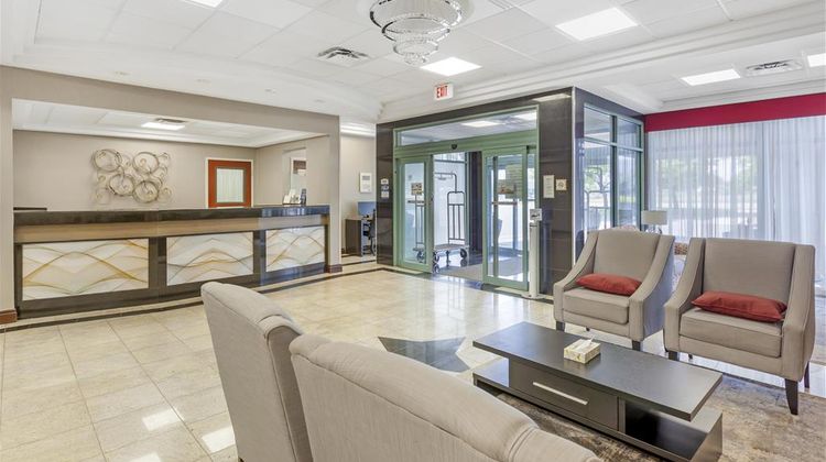 Best Western Plus Travel Hotel Toronto Lobby