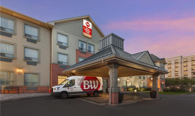 Best Western Plus Travel Hotel Toronto Exterior
