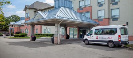 Best Western Plus Travel Hotel Toronto Exterior