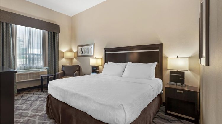 Best Western Plus Travel Hotel Toronto Room