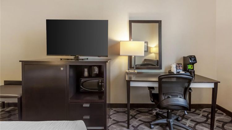Best Western Plus Travel Hotel Toronto Room