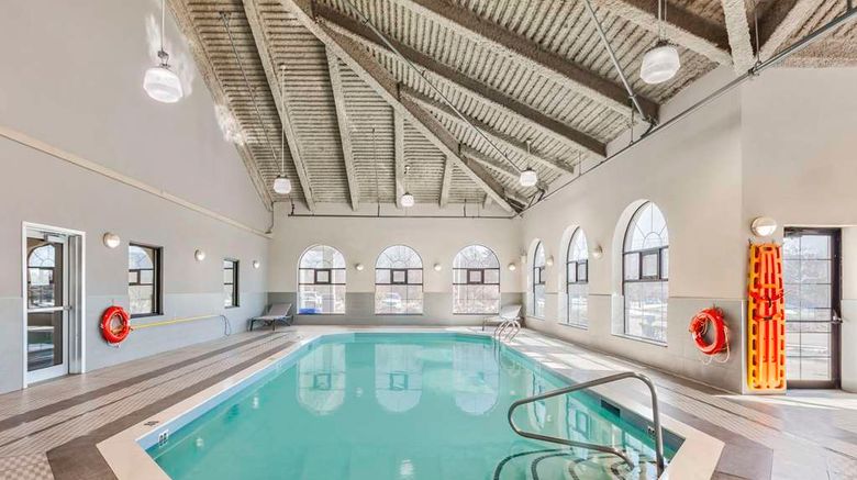 <b>Best Western Plus Executive Inn Pool</b>. Images powered by <a href="https://iceportal.shijigroup.com/" title="IcePortal" target="_blank">IcePortal</a>.