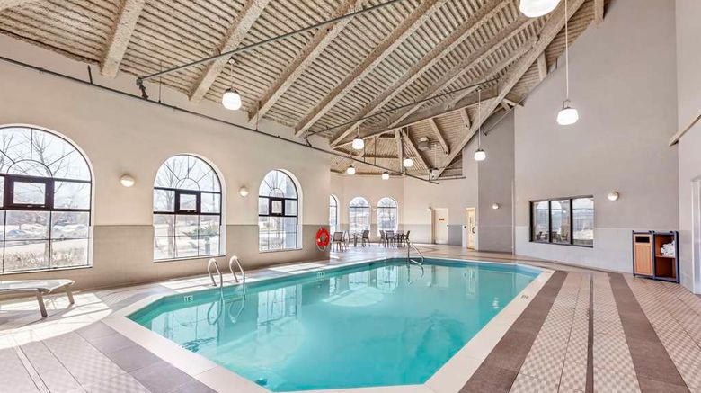 <b>Best Western Plus Executive Inn Pool</b>. Images powered by <a href="https://iceportal.shijigroup.com/" title="IcePortal" target="_blank">IcePortal</a>.