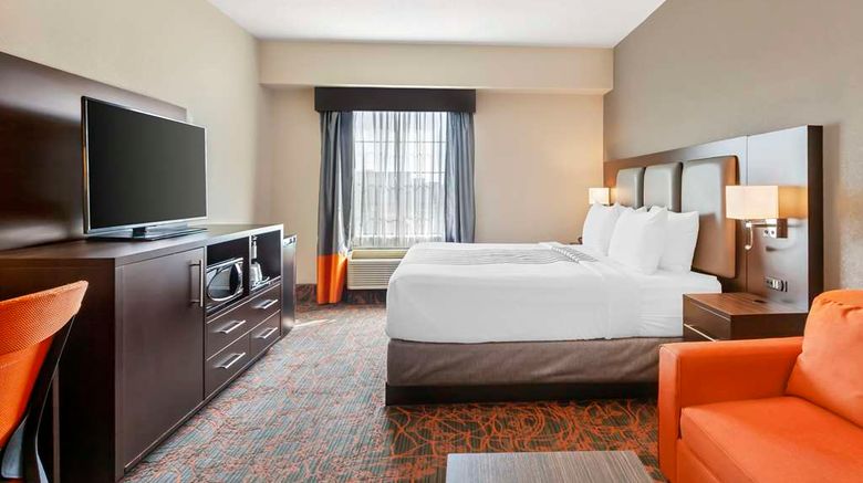 <b>Best Western Plus Executive Inn Room</b>. Images powered by <a href="https://iceportal.shijigroup.com/" title="IcePortal" target="_blank">IcePortal</a>.