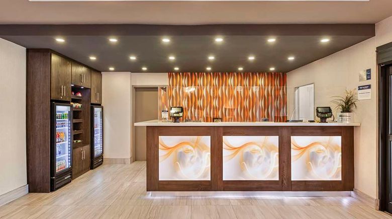 <b>Best Western Plus Executive Inn Lobby</b>. Images powered by <a href="https://iceportal.shijigroup.com/" title="IcePortal" target="_blank">IcePortal</a>.