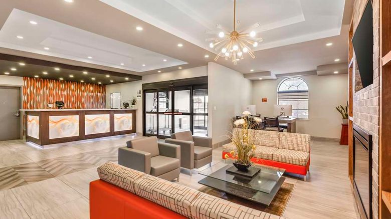 <b>Best Western Plus Executive Inn Lobby</b>. Images powered by <a href="https://iceportal.shijigroup.com/" title="IcePortal" target="_blank">IcePortal</a>.
