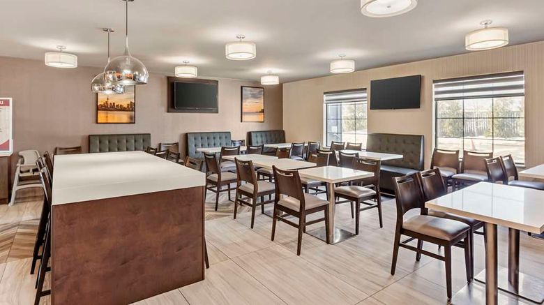 <b>Best Western Plus Executive Inn Restaurant</b>. Images powered by <a href="https://iceportal.shijigroup.com/" title="IcePortal" target="_blank">IcePortal</a>.
