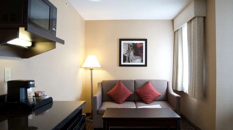 <b>Best Western Plus Burlington Inn & Suite Suite</b>. Images powered by <a href="https://iceportal.shijigroup.com/" title="IcePortal" target="_blank">IcePortal</a>.