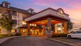 Best Western Plus Burlington Inn & Suite Exterior
