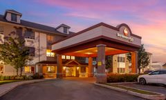 Best Western Plus Burlington Inn & Suite