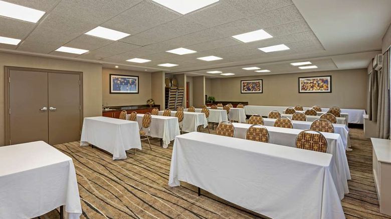 <b>Best Western Plus Burlington Inn & Suite Meeting</b>. Images powered by <a href="https://iceportal.shijigroup.com/" title="IcePortal" target="_blank">IcePortal</a>.