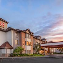 Best Western Plus Burlington Inn & Suite