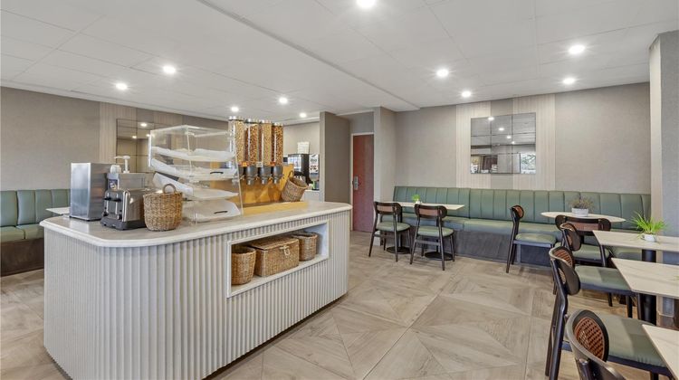 Best Western Plus Burlington Inn & Suite Restaurant