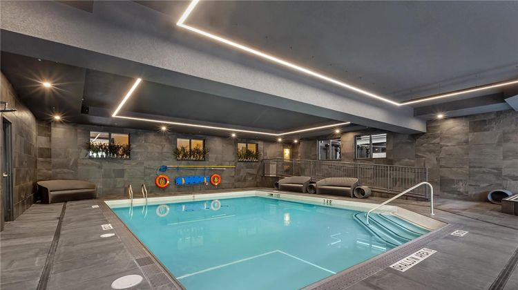 Best Western Plus Burlington Inn & Suite Pool