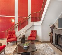 Best Western Plus Burlington Inn & Suite Lobby