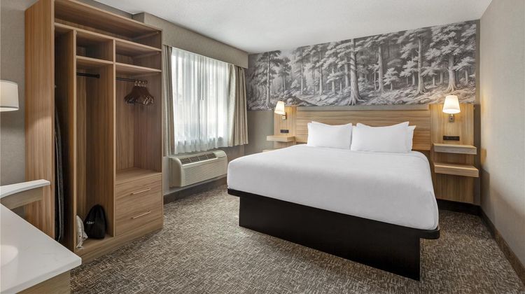 Best Western Plus Burlington Inn & Suite Suite