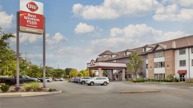 Best Western Plus Burlington Inn & Suite Exterior