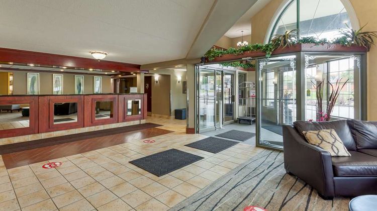 Best Western Plus Orillia Hotel Lobby