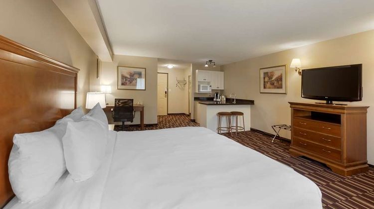 Best Western Plus Orillia Hotel Room