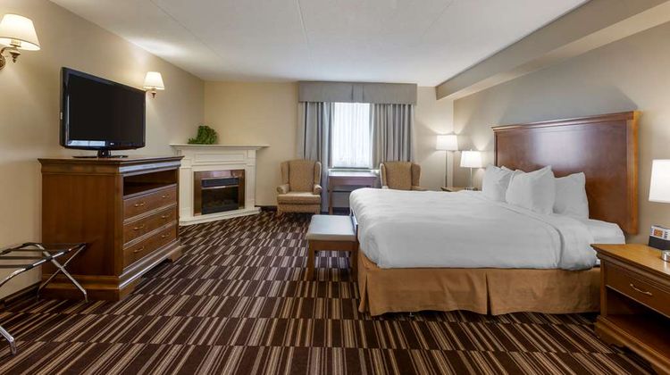 Best Western Plus Orillia Hotel Room