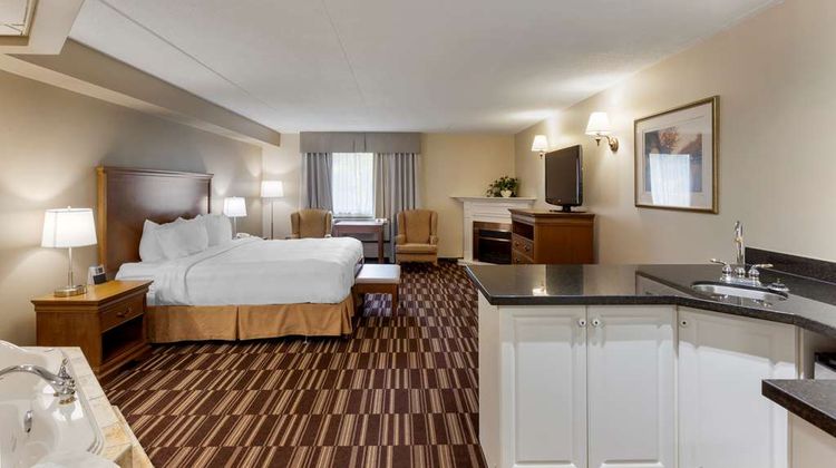 Best Western Plus Orillia Hotel Room