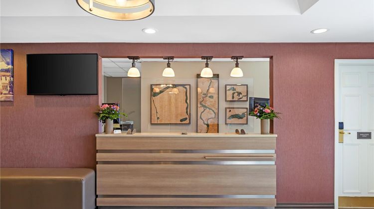 Best Western Colonel Butler Inn Lobby