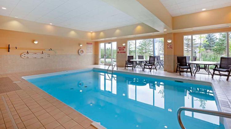 Best Western Plus Muskoka Inn Pool