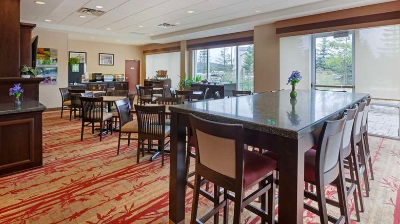 <b>Best Western Plus Muskoka Inn Restaurant</b>. Images powered by <a href="https://iceportal.shijigroup.com/" title="IcePortal" target="_blank">IcePortal</a>.