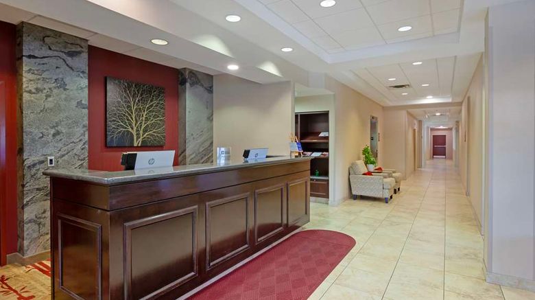 <b>Best Western Plus Muskoka Inn Lobby</b>. Images powered by <a href="https://iceportal.shijigroup.com/" title="IcePortal" target="_blank">IcePortal</a>.