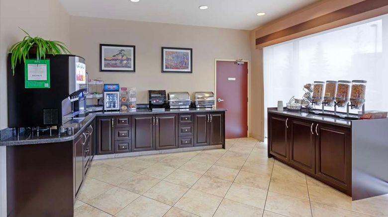 <b>Best Western Plus Muskoka Inn Restaurant</b>. Images powered by <a href="https://iceportal.shijigroup.com/" title="IcePortal" target="_blank">IcePortal</a>.