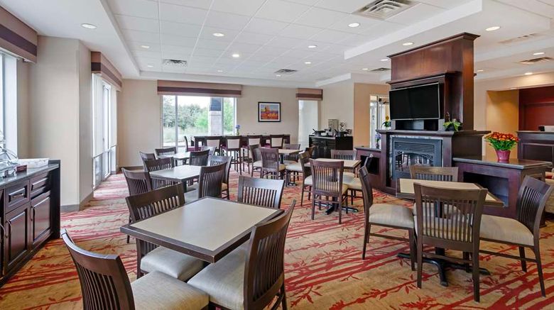 <b>Best Western Plus Muskoka Inn Restaurant</b>. Images powered by <a href="https://iceportal.shijigroup.com/" title="IcePortal" target="_blank">IcePortal</a>.
