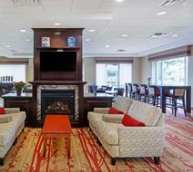 Best Western Plus Muskoka Inn Lobby