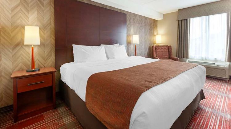 Best Western Plus Muskoka Inn Room