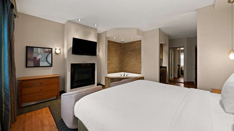 Best Western Plus Orangeville Inn & Stes Room
