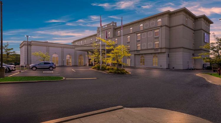 Best Western Plus Orangeville Inn & Stes Exterior