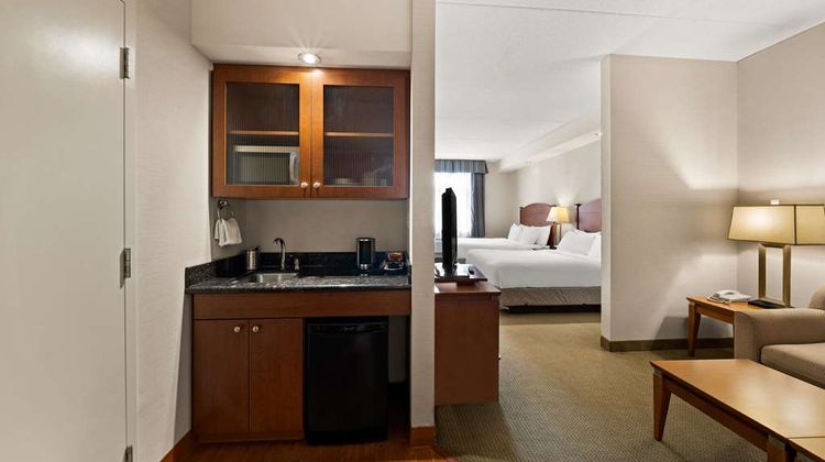 Best Western Plus Orangeville Inn & Stes Room