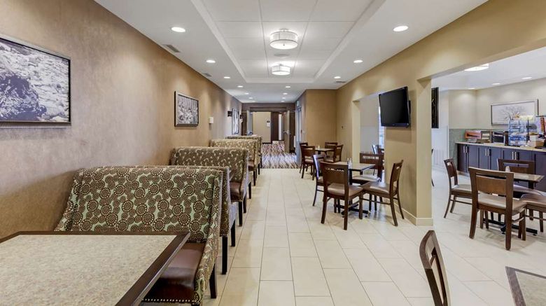 <b>Best Western Plus Walkerton East Ridge Restaurant</b>. Images powered by <a href="https://iceportal.shijigroup.com/" title="IcePortal" target="_blank">IcePortal</a>.