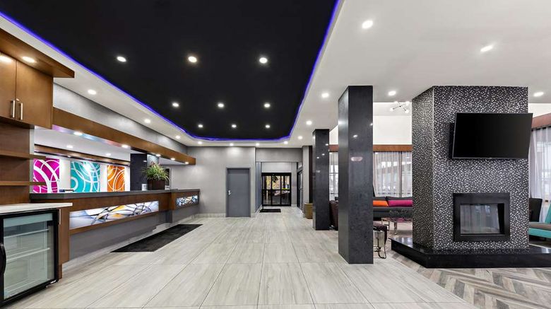 <b>Best Western Plus Toronto North York Lobby</b>. Images powered by <a href="https://iceportal.shijigroup.com/" title="IcePortal" target="_blank">IcePortal</a>.