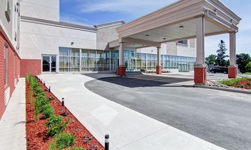 Best Western Plus Bowmanville