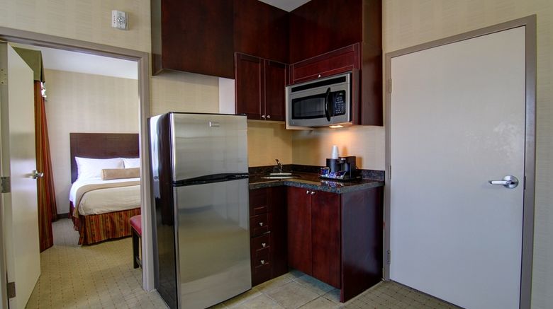 <b>Best Western Plus Bowmanville Suite</b>. Images powered by <a href="https://iceportal.shijigroup.com/" title="IcePortal" target="_blank">IcePortal</a>.