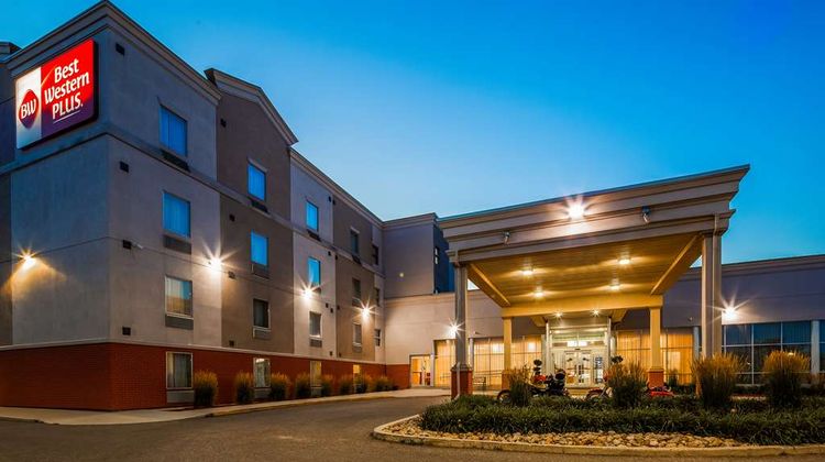 Best Western Plus Bowmanville Exterior