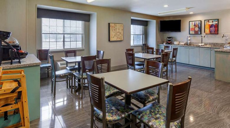 <b>Best Western Plus Woodstock Inn & Suites Restaurant</b>. Images powered by <a href="https://iceportal.shijigroup.com/" title="IcePortal" target="_blank">IcePortal</a>.
