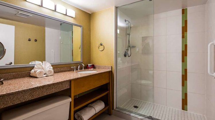Best Western Premier Toronto Airport Room