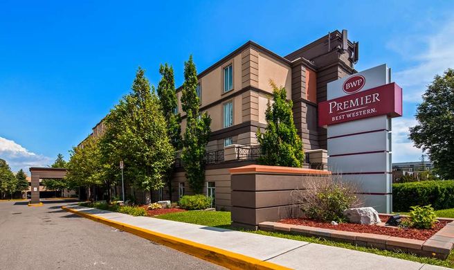 Best Western Premier Toronto Airport Exterior