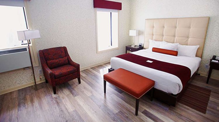Best Western Plus Montreal Dwntwn-Europa Room
