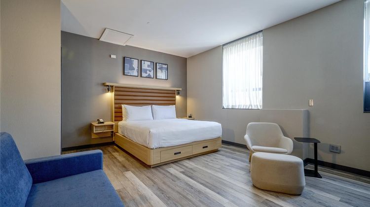 Best Western Plus Montreal Dwntwn-Europa Room