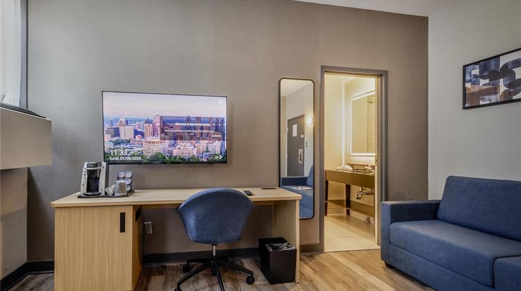 Best Western Plus Montreal Dwntwn-Europa Room